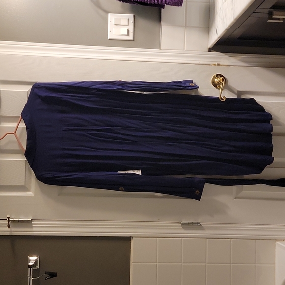 Shirt dress - Picture 2 of 4